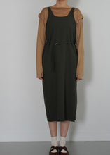 Load image into Gallery viewer, loop apron dress
画像をギャラリービューアに読み込む, loop apron dress