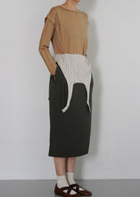 Load image into Gallery viewer, loop apron dress
画像をギャラリービューアに読み込む, loop apron dress