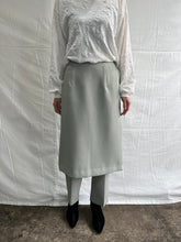 Load image into Gallery viewer, skirt over slacks
画像をギャラリービューアに読み込む, skirt over slacks