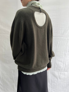 back circle knit sweater