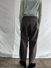 Load image into Gallery viewer, double face curve trouser
画像をギャラリービューアに読み込む, double face curve trouser
